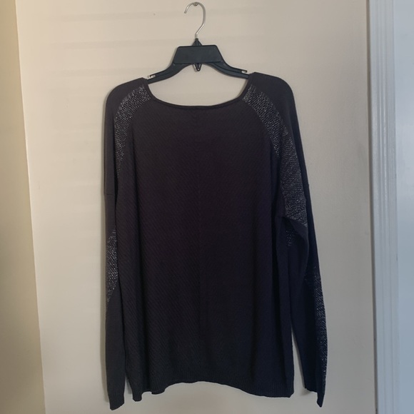 Long sleeve crew neck tribal sweater with silver metallic-like new condition - Picture 3 of 6